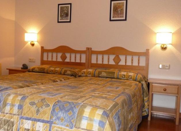 Hostal Gogar Puentenansa エクステリア 写真